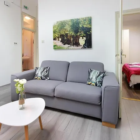 Apartment Retreat